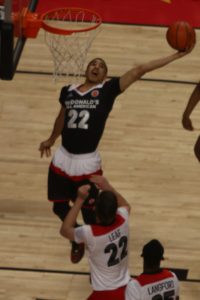 Jayson Tatum in azione durante gli scorsi McDonald's All American.