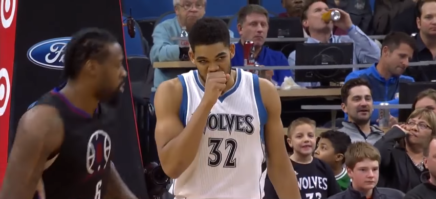 8 Marzo 2017: mettendo a referto 29 punti e 14 rimbalzi nel match contro i Clippers, Karl-Anthony Towns realizza la 100.esima doppia doppia in carriera (foto da: youtube.com)